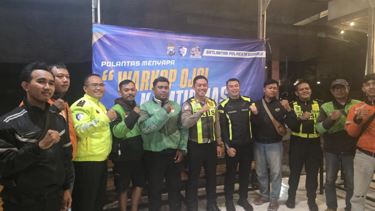Polresta Sidoarjo Gelar Sahur On The Road Bersama Pengemudi Ojol