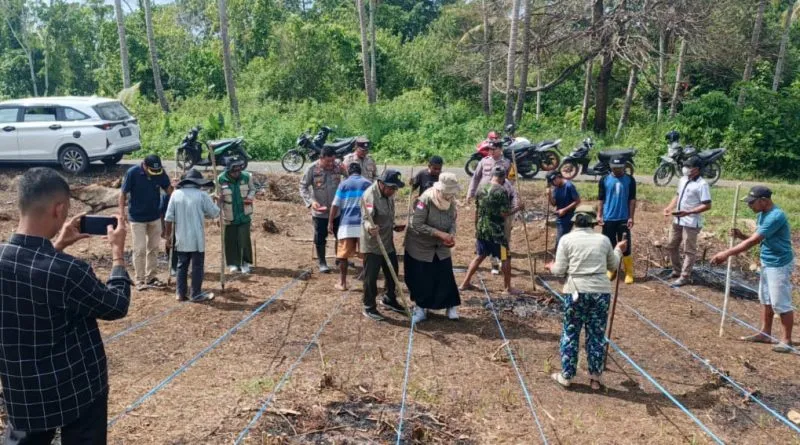 Polsek Totikum Tanam Jagung untuk Dukung Ketahanan Pangan Nasional