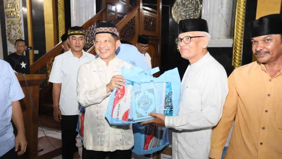 Tito Karnavian Ajak Masyarakat Lhokseumawe Buka Puasa dan Salat Tarawih Bersama