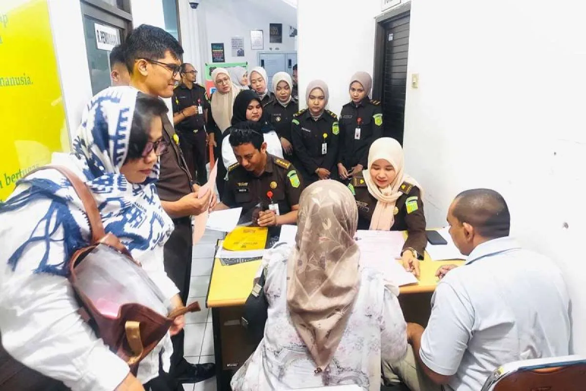 Kejari Banda Aceh Tahan Tersangka Penistaan Agama di Medsos