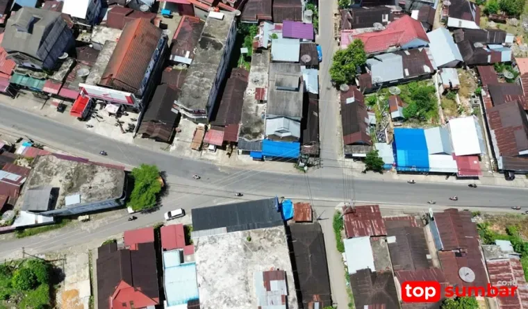Simpang Lima Taluak Ambun: Pusat Aktivitas di Ujung Gading, Pasaman Barat