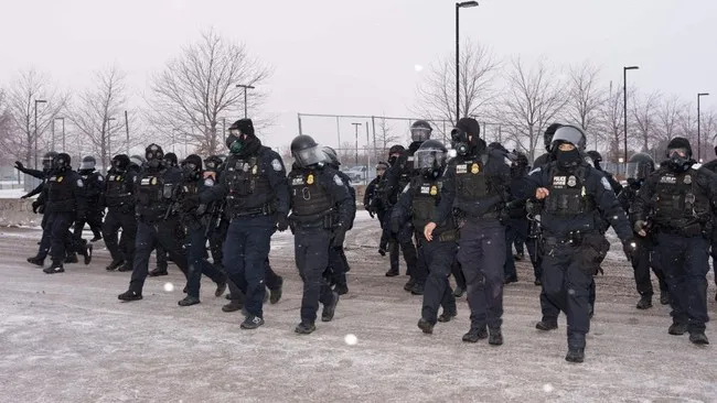 Ketegangan di Minnesota Memicu Siaga Militer AS