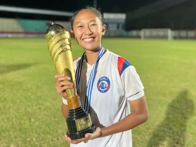 Sabrina Mutiara Beradaptasi dalam Sepak Bola, Futsal, dan Musik di Tengah Vakumnya Liga Putri