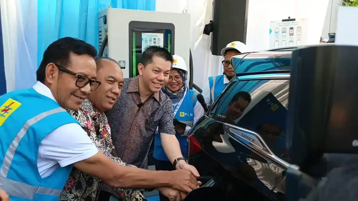 PLN Perluas Jaringan SPKLU dengan Peluncuran di West Hub Jakarta Barat