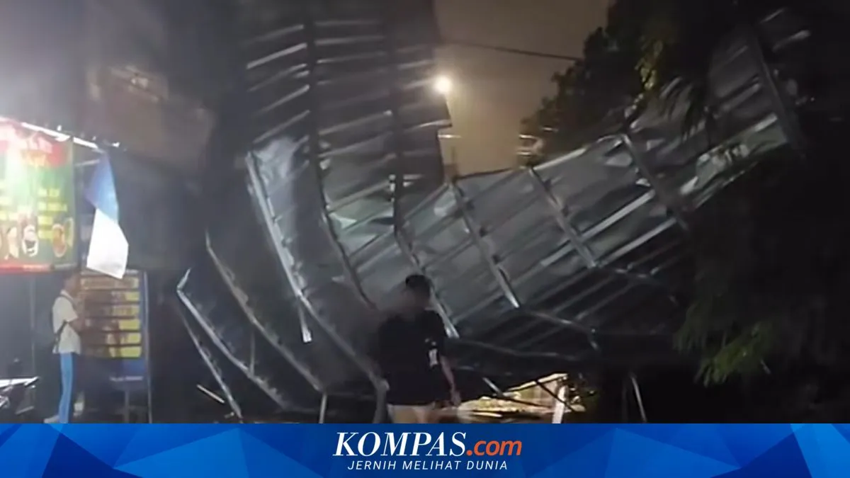 Angin Puting Beliung Hancurkan Pohon dan Kanopi di Tanjung Priok