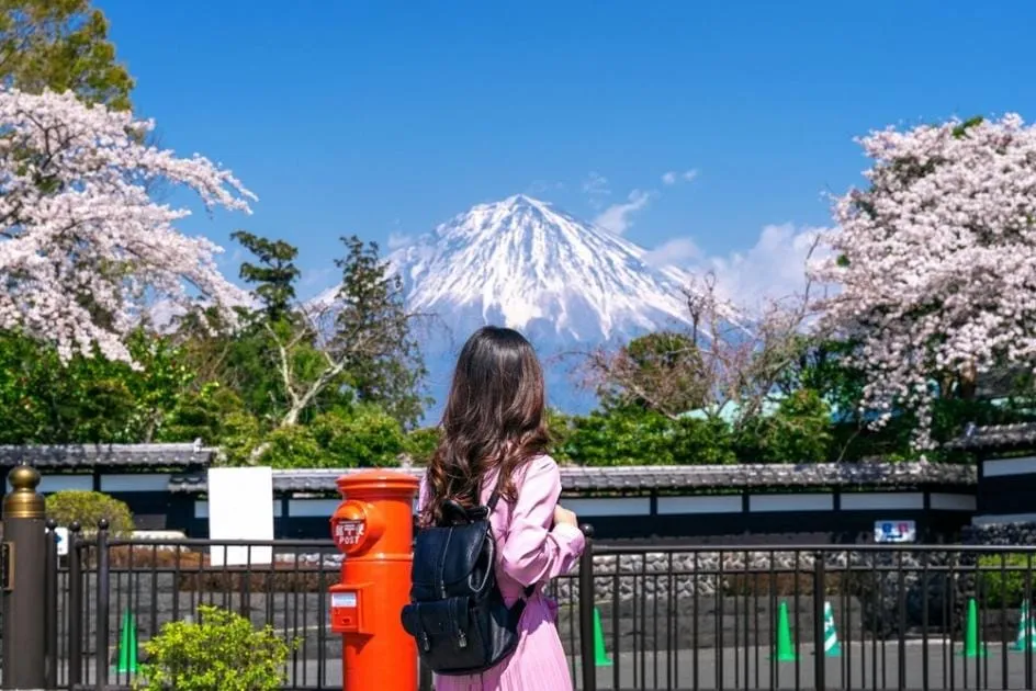 Jepang Terpilih Sebagai Destinasi Solo Travel Terbaik 2026 dengan Tren Slow Travel Meningkat