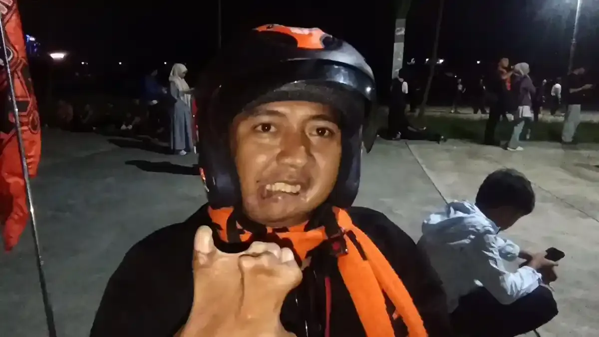 Urip, Suporter Disabilitas, Dukung Persija dengan Motor Mini dan Prediksi Kemenangan 4-0