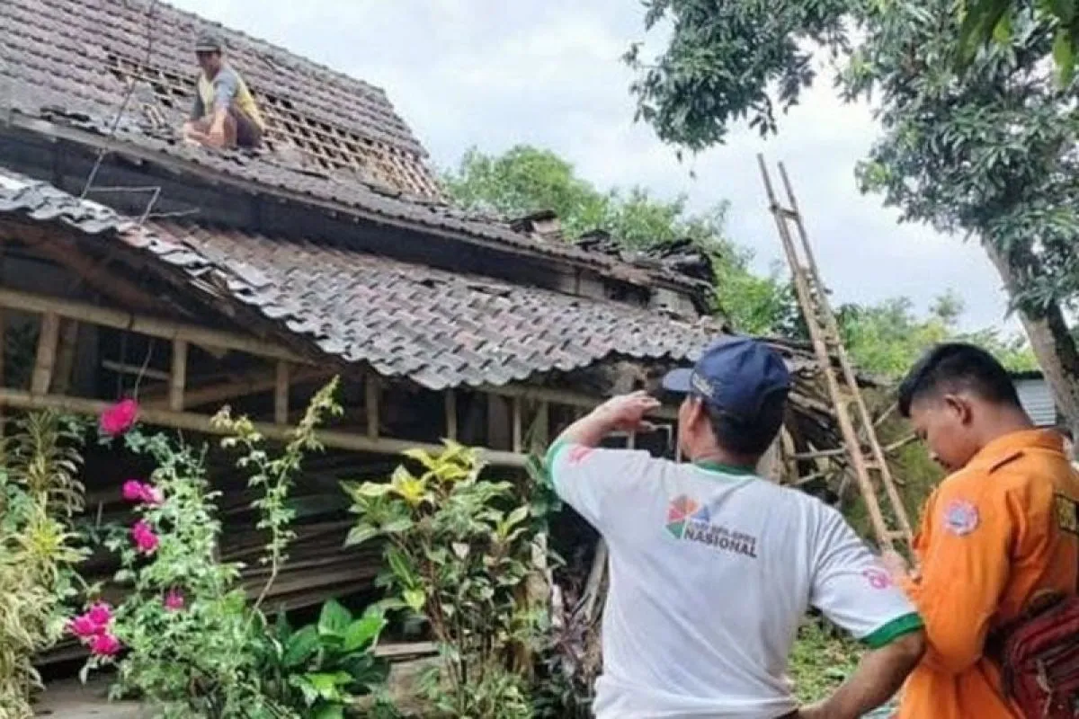 Belasan Rumah Warga di Magetan Rusak Akibat Angin Puting Beliung