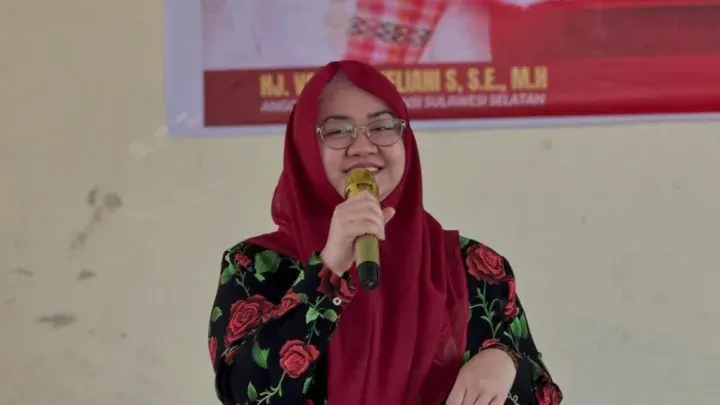 Vonny Ameliani Bagikan Peralatan Sekolah untuk Dukung Pendidikan di Jeneponto