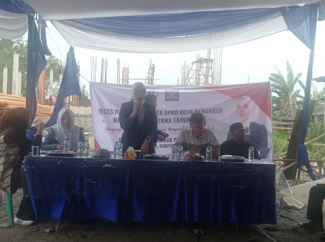 Evi Hasna Berkomitmen Perjuangkan Infrastruktur Jalan di Sumber Jaya