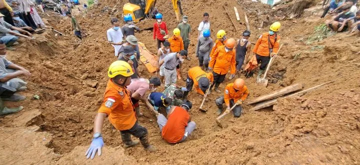 Artis Indonesia Galang Donasi untuk Korban Bencana Alam di Sumatra