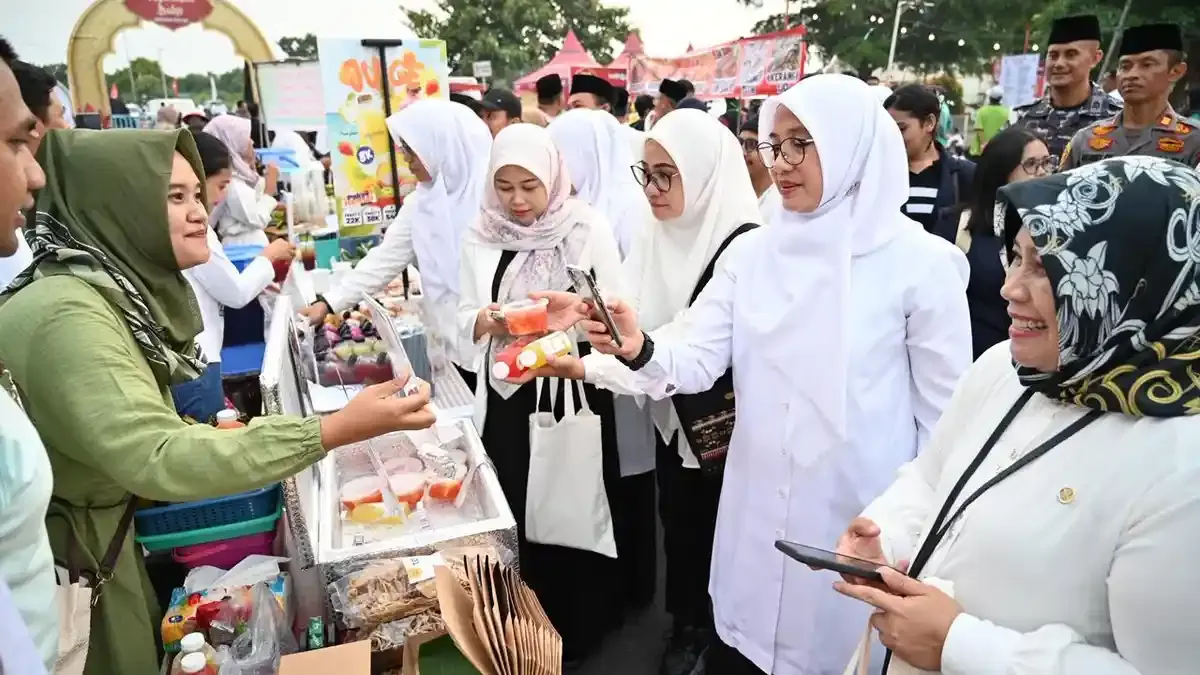 Pasar Takjil Ngerandu Buko Banyuwangi Ramai Sajikan Kuliner Ramadan