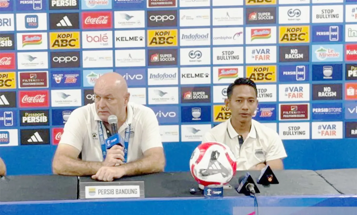 Bojan Hodak Kecewa, Aksi Suporter Persib Ancam Sanksi AFC
