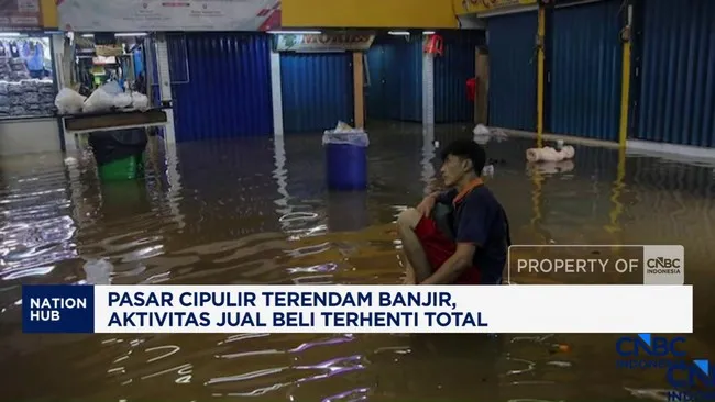 Banjir Rendam Pasar Cipulir, Aktivitas Jual Beli Terhenti