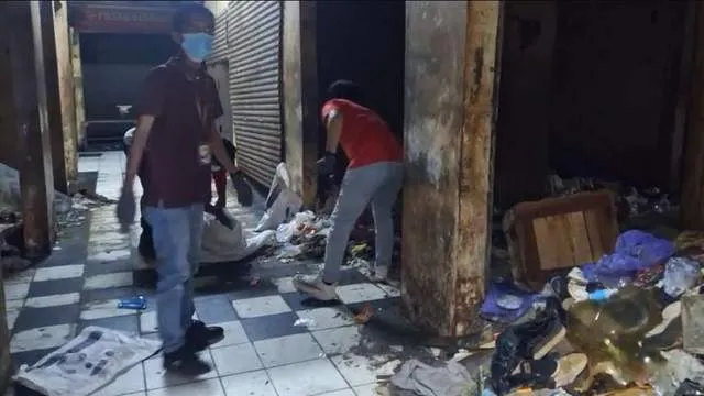 Aksi Bersih-Bersih Pasar Sentra Antasari Libatkan Ratusan Relawan