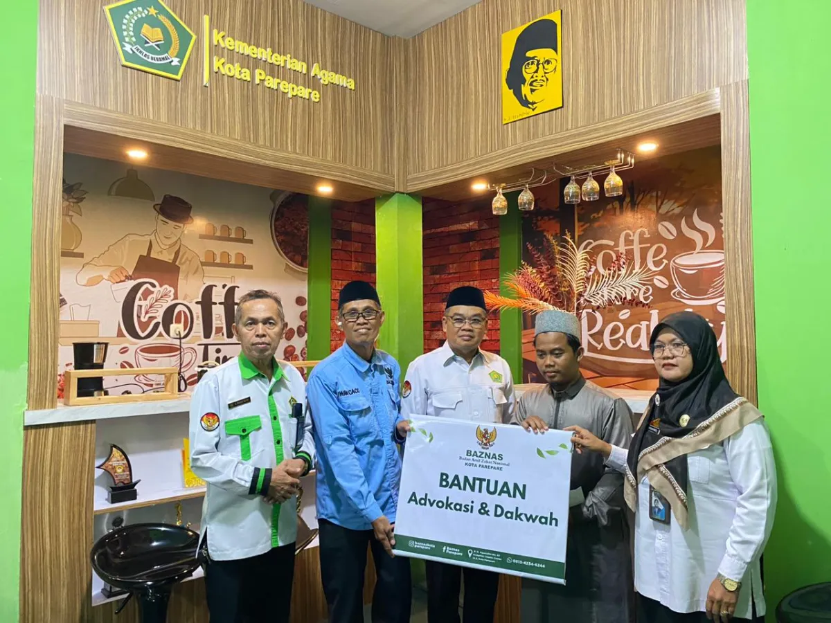 Kakan Kemenag Parepare Serahkan Bantuan DAK Dakwah untuk Dai 3T