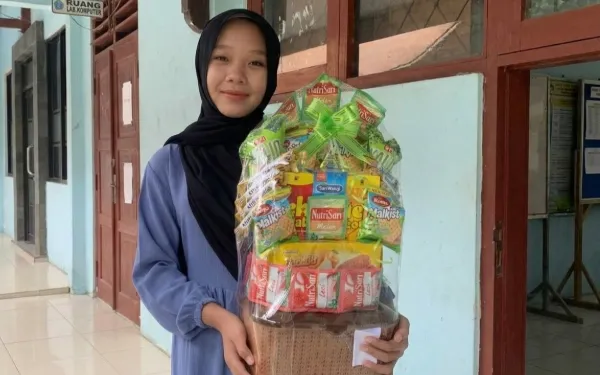 Siswa SMAN 1 Muncar Ciptakan Hampers Ramadan Kreatif untuk Tingkatkan Kewirausahaan