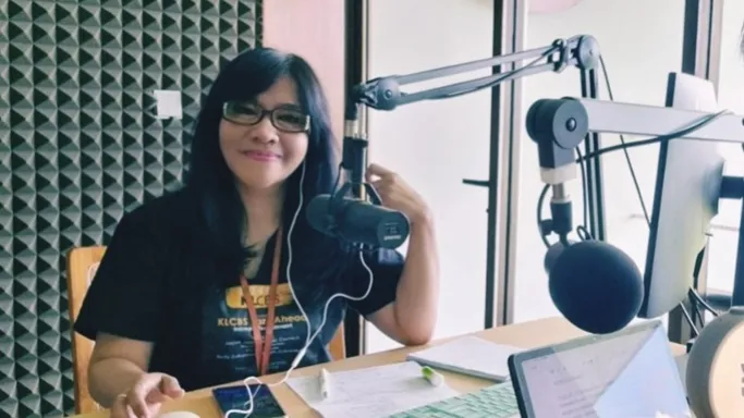 Yanti Rangkuti: Suara Hangat dan Dedikasi Tanpa Batas di Dunia Radio