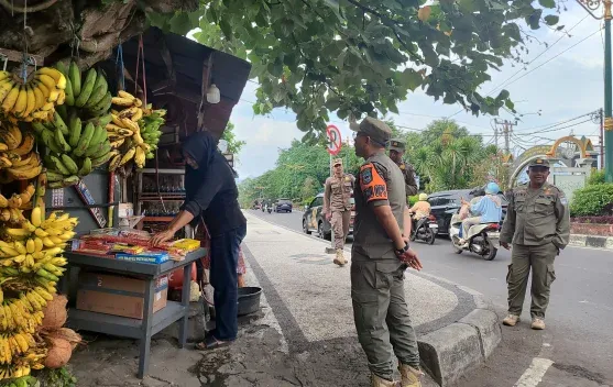 Satpol PP Mataram Perketat Pengawasan Warung dan Hiburan Selama Ramadan