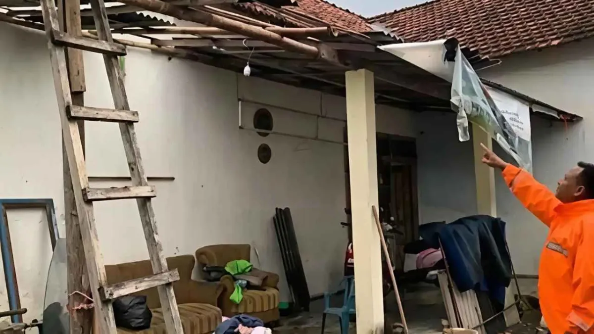 Puting Beliung Rusak 15 Rumah di Desa Ketanon Tulungagung