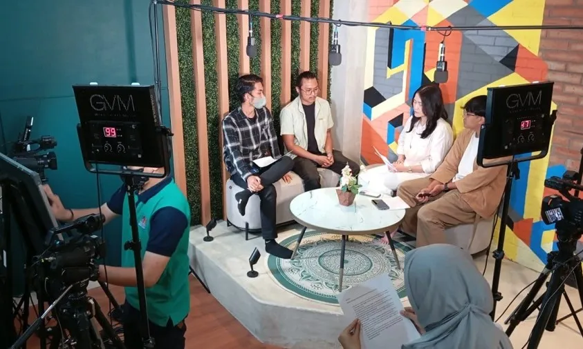 Persiapkan Skill untuk Karier Global: Kisah Sukses Alumni UNM di Malaysia