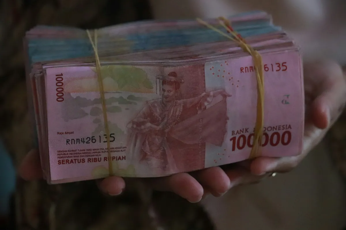 Rupiah Melemah ke Rp 16.783 per Dolar AS, Pasar Menanti Kepastian Suku Bunga AS