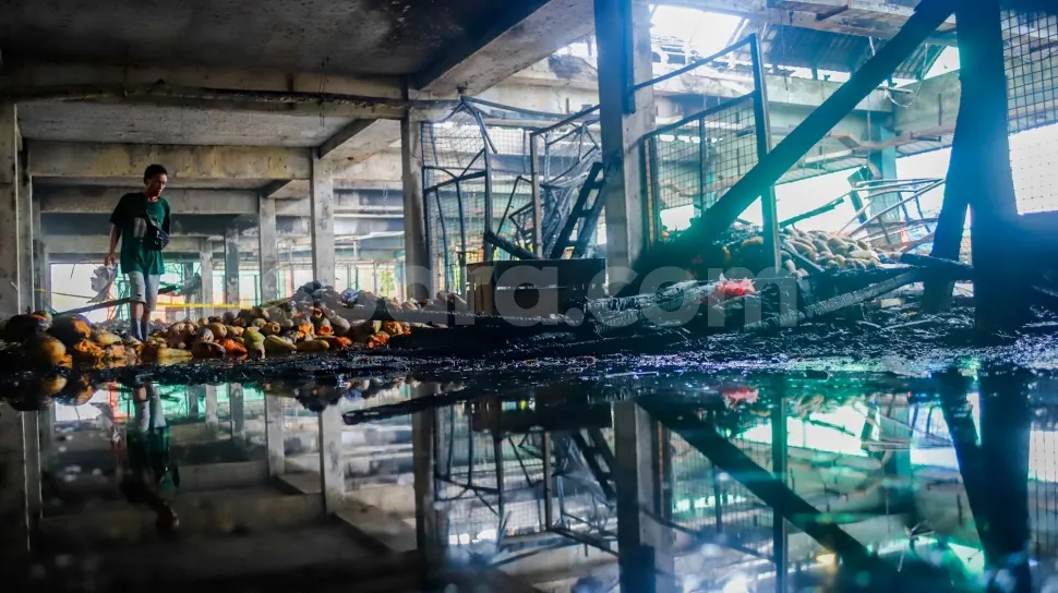 Kebakaran Pasar Induk Kramat Jati Hanguskan 350 Kios, Kerugian Capai Rp10 Miliar