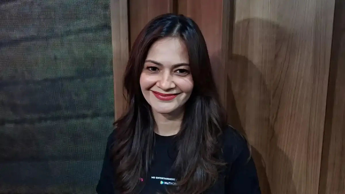Cut Tari Kembali Berakting sebagai Ibu Ketua Geng Motor dalam Web Series 'Samuel'