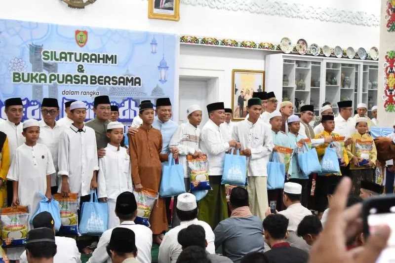 Gubernur Kalteng Ajak Perkuat Silaturahmi dalam Buka Puasa Bersama