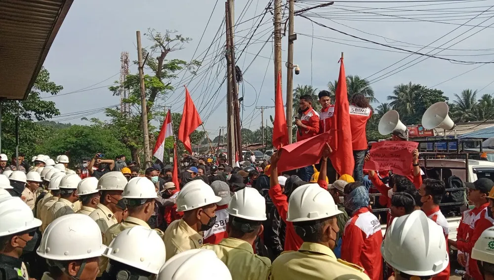 Dua Petugas Keamanan IMIP Terluka Akibat Aksi Unjuk Rasa Buruh