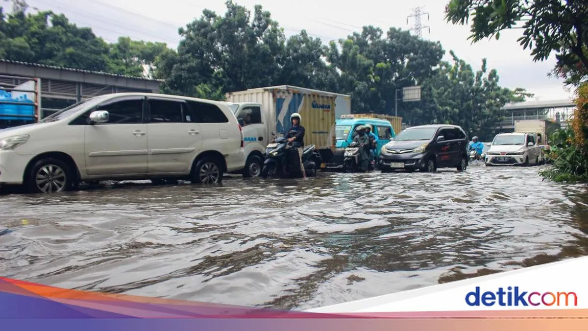 Peningkatan Wilayah Terdampak Banjir di Jakarta Menjadi 15 RT dan 20 Ruas Jalan