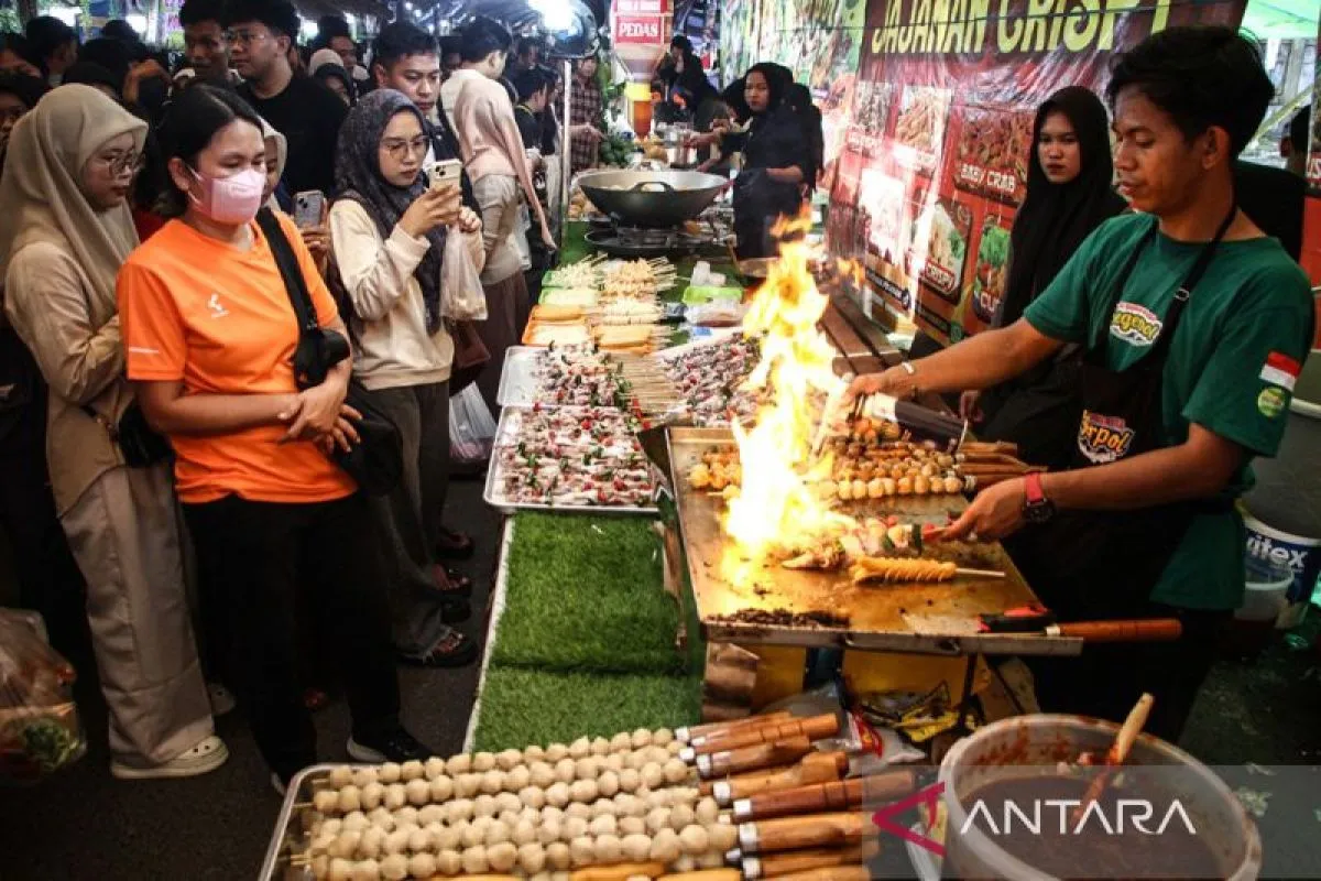 Pasar Wadai Ramadhan Palangka Raya Menjadi Favorit Warga untuk Takjil