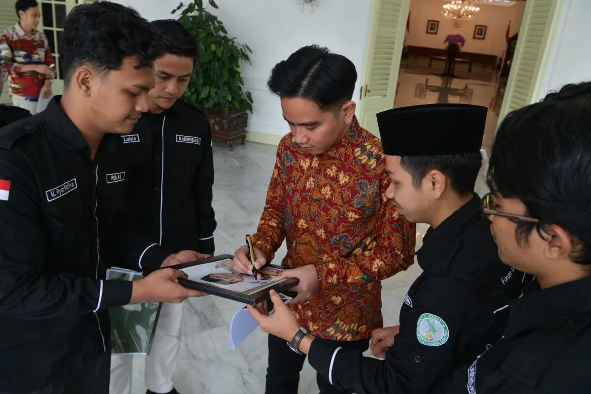 Gibran Tekankan Pentingnya Pemerataan Tenaga Pendidik Dalam Transformasi Digital