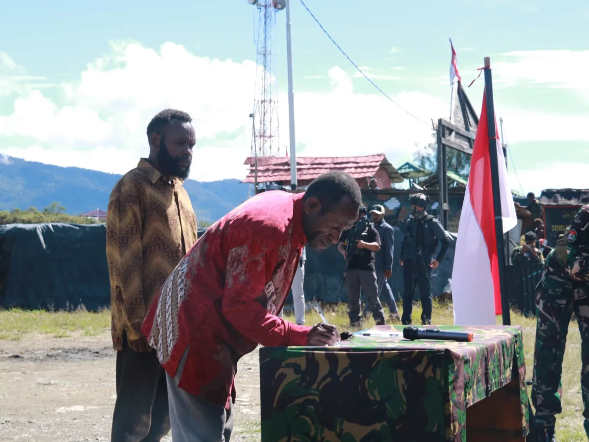 Dua Anggota OPM Intan Jaya Kembali ke NKRI lewat Pendekatan Humanis