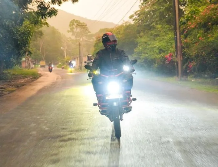 Tips Aman Berkendara di Cuaca Tak Menentu di Bandar Lampung