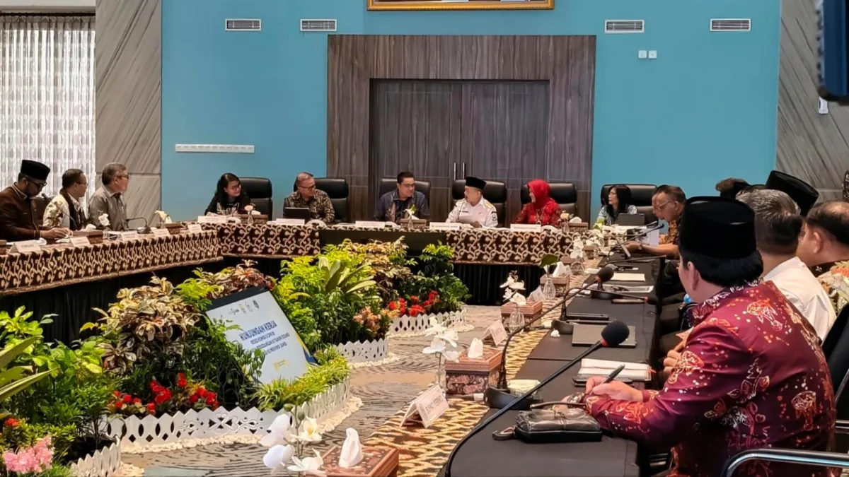 Gubernur Jambi Bahas Penguatan BUMD dan Tata Ruang dengan Komisi II DPR RI