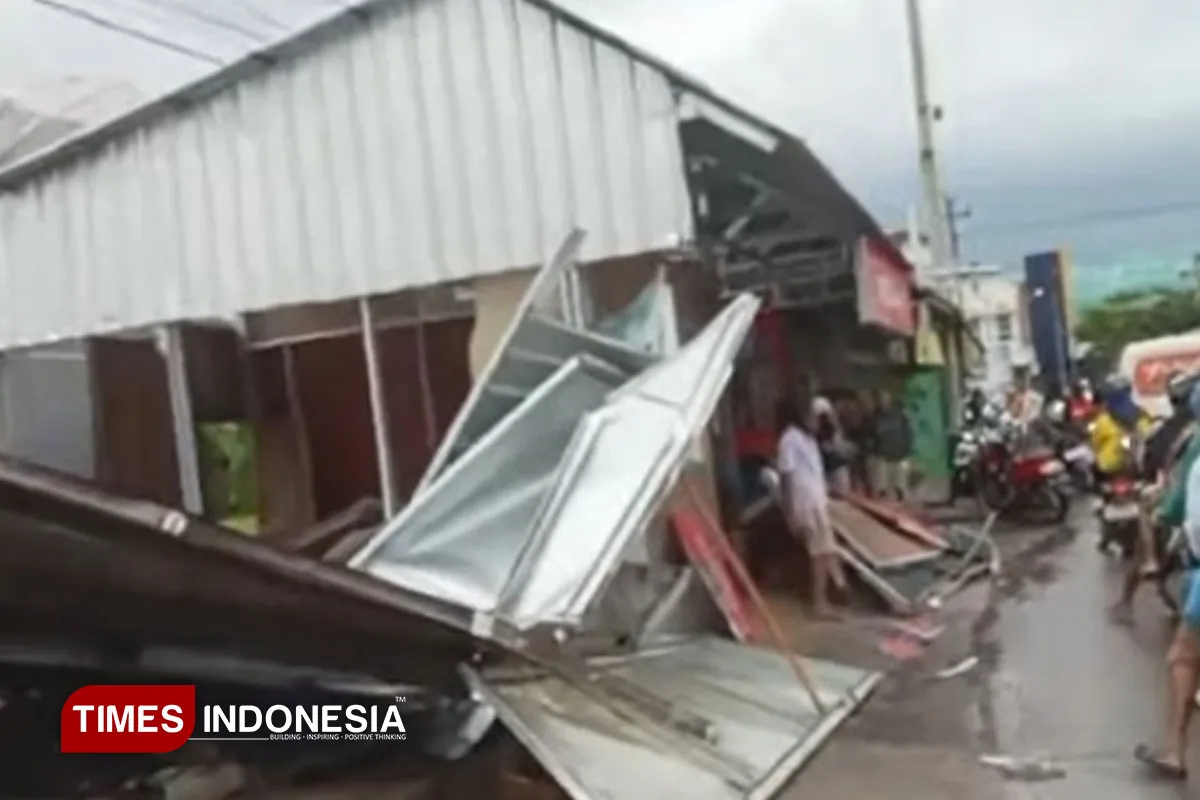 Angin Puting Beliung Hancurkan Kios dan Rumah Warga di Pemalang Saat Ramadan