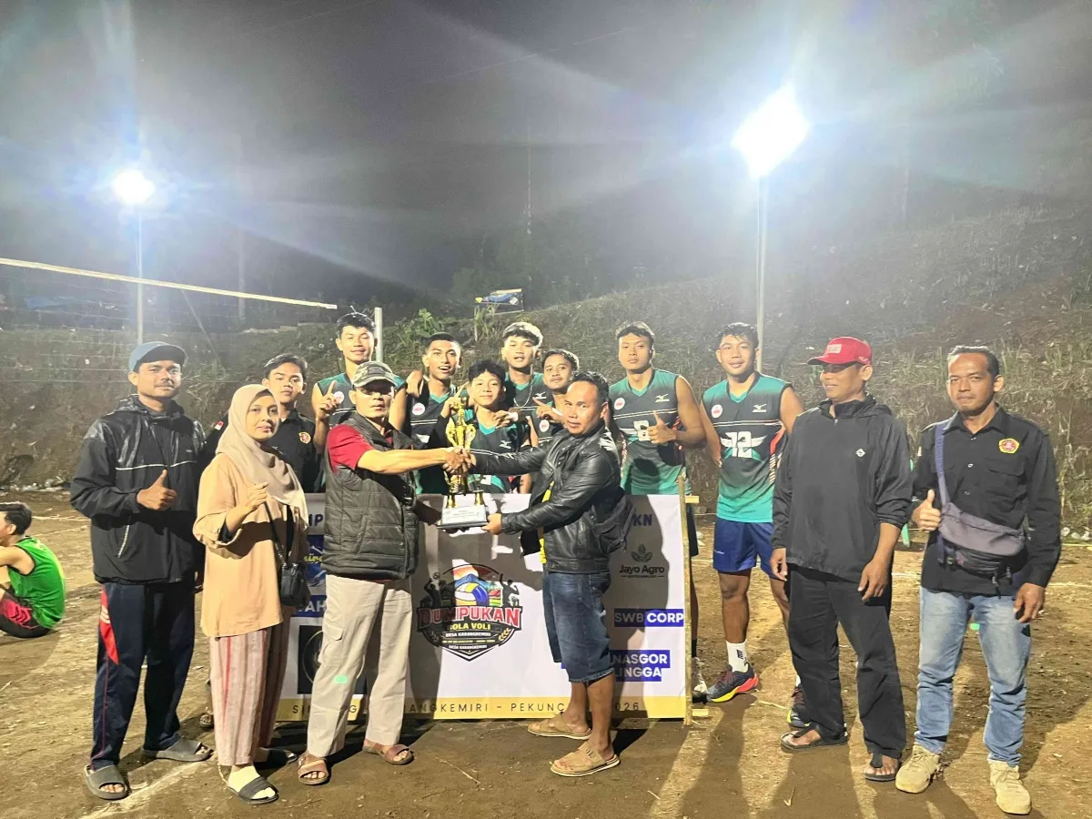 Dumpukan Bola Voli KKN UMP 028 Perkuat Solidaritas Warga Karangkemiri