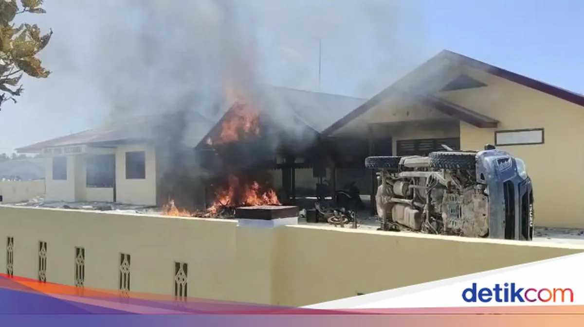 Warga Batang Gadis Bakar Polsek Karena Kecewa Polisi Lepas Bandar Narkoba
