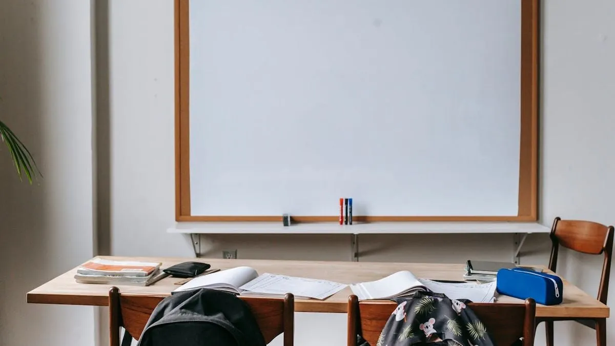 Prediksi Soal PAT/PAS Bahasa Indonesia Kelas 9 Semester 2 untuk Tahun Ajaran 2024/2025
