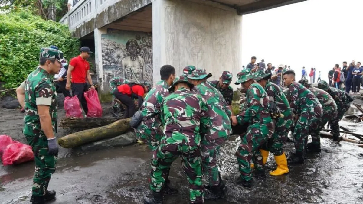 Kodam Udayana Gelar Aksi Bersih Pantai untuk Lingkungan Bali