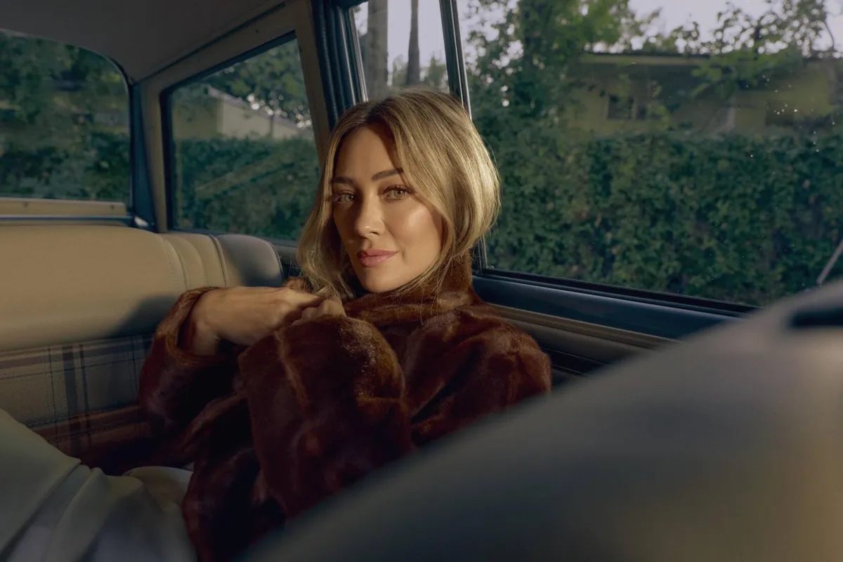 Hilary Duff Ungkap Kerinduan dan Perjuangan dalam Album Terbaru