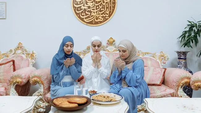 Keseharian Umat Muslim Selama Ramadan di Berbagai Negara