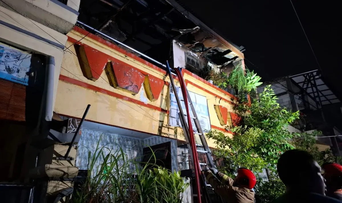 Kebakaran Rumah di Simo Hilir, Surabaya pada Malam Minggu