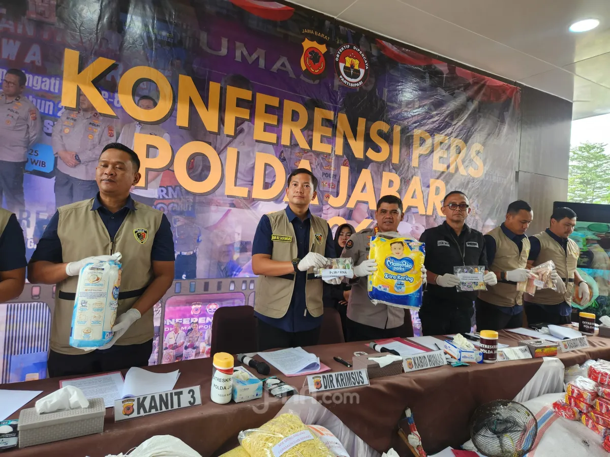 Polisi Bekuk Pemilik Gudang yang Kemasi Ulang Produk Kedaluwarsa di Sumedang