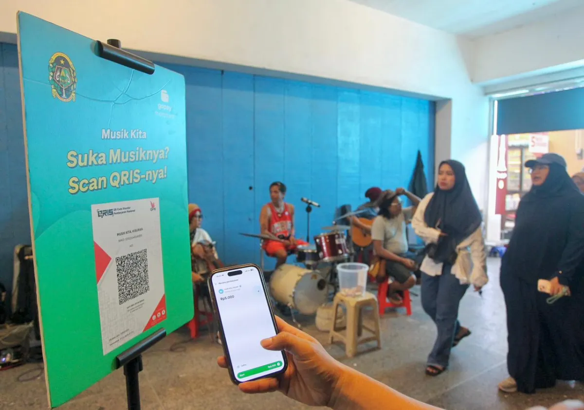 Kolaborasi Pemerintah Kota Yogyakarta dan GoPay untuk Digitalisasi Musisi Jalanan di Malioboro