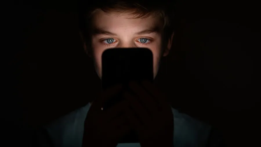 Kemkomdigi Tegaskan Sanksi Hanya untuk Platform, Bukan Orang Tua dan Anak