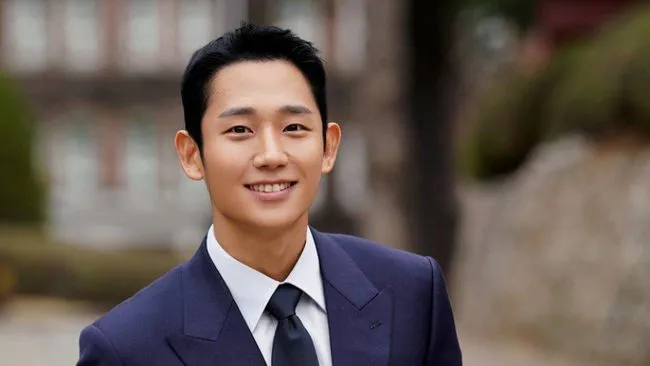 5 Fakta Menarik Jung Hae In, Bintang Utama Drama Snowdrop