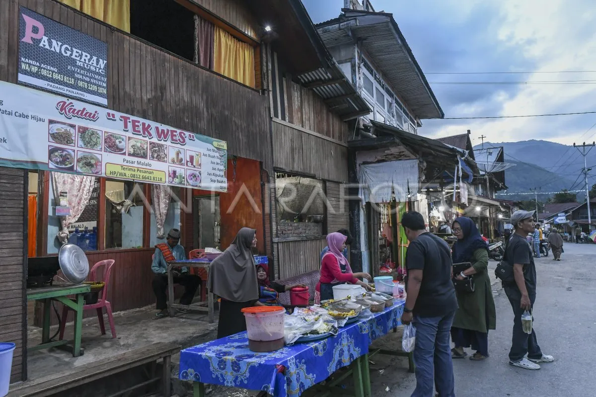 Pasar Takjil Malalo Kembali Ramai Usai Banjir Bandang