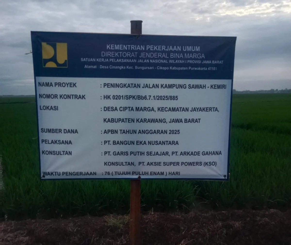 Proyek Peningkatan Jalan Kampung Sawah–Kemiri Dapat Sorotan Warga Terkait Transparansi
